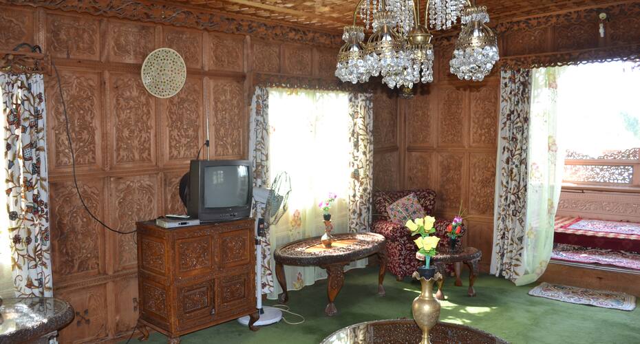Califonia Group of Houseboat, Srinagar 5